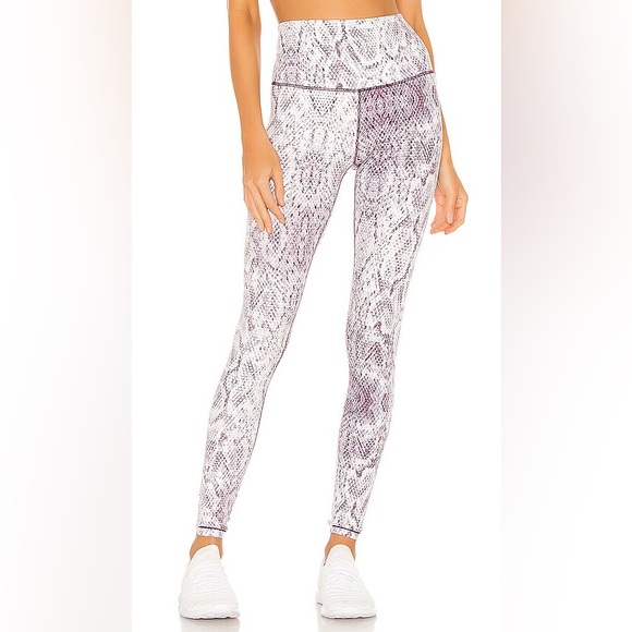 Varley x Revolve workout set - Picture 2 of 5